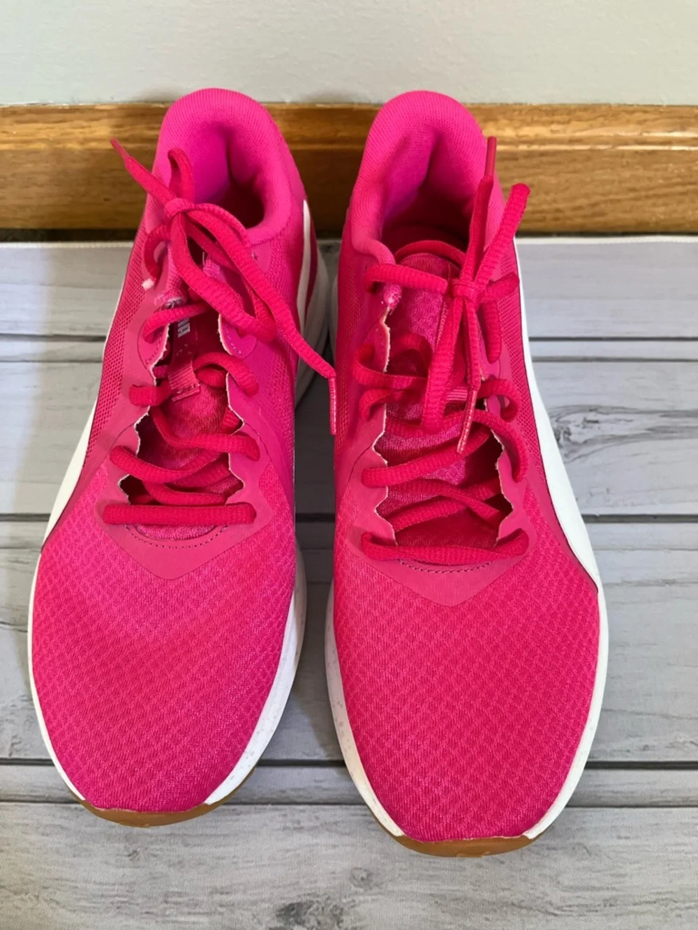 New women’s Puma twitch pink soft foam runner tennis shoe sneaker. Size 8.5